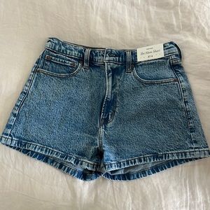 Abercrombie high rise mom short